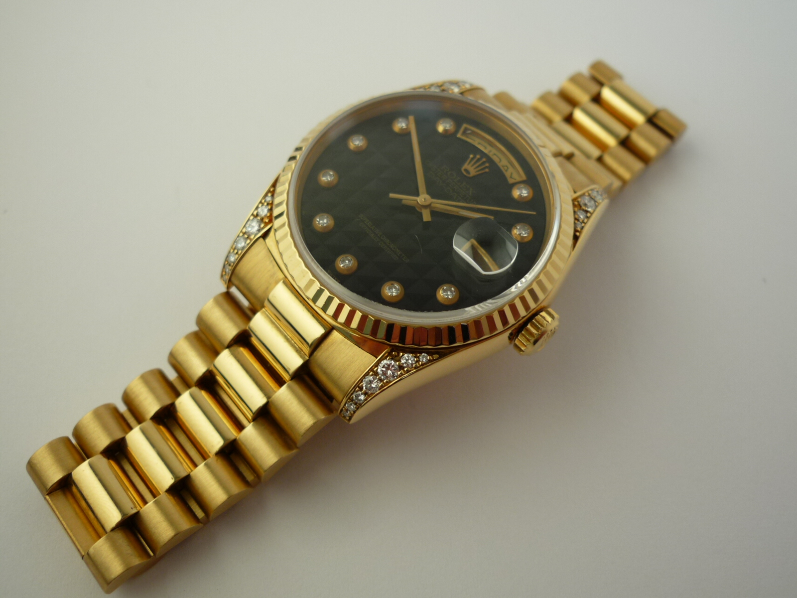 rolex oyster perpetual day date 40 in 18ct white gold